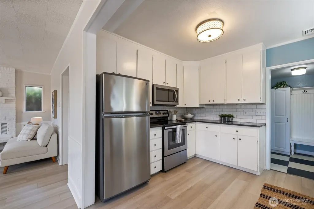 3915 N 11th Street Tacoma WA 98406