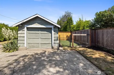 3915 N 11th Street Tacoma WA 98406