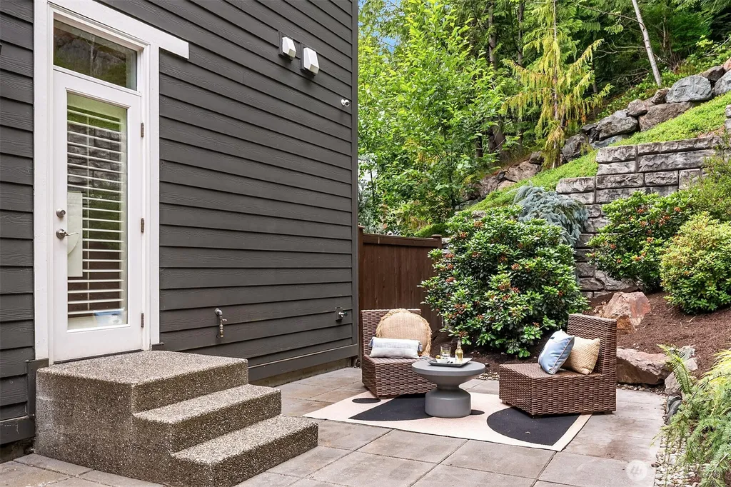 867 224th Avenue NE Sammamish WA 98074