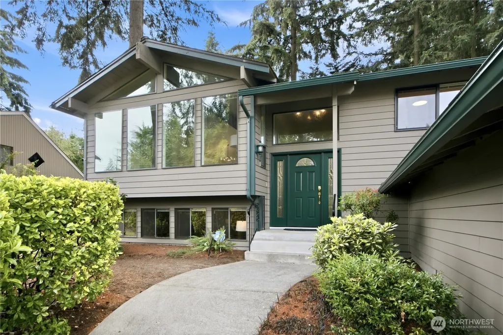 10005 SE 267th Street Kent WA 98030