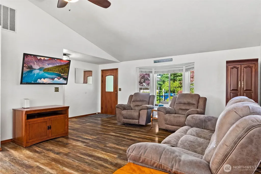 3930 Oxford Loop SE Lacey WA 98503