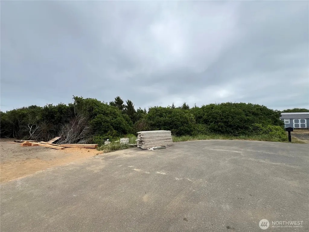 719 Reporter Ct SW Ocean Shores WA 98569