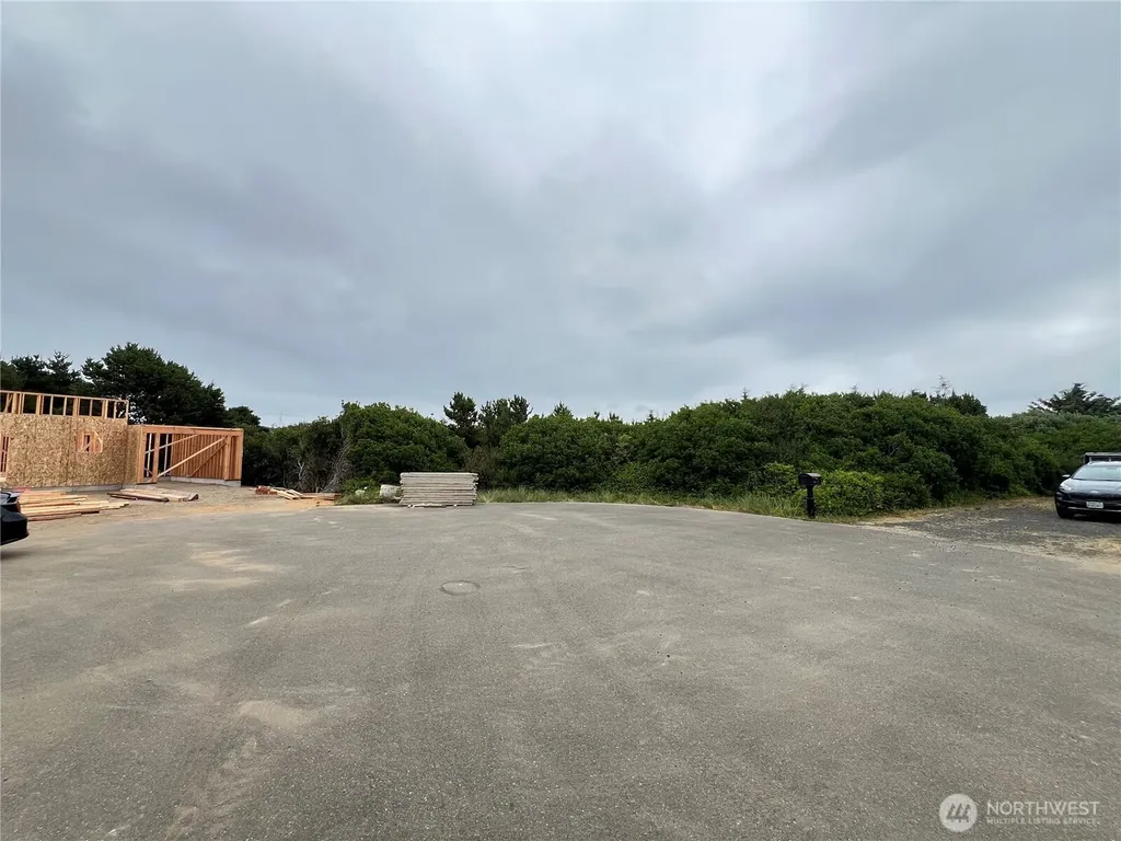 719 Reporter Ct SW Ocean Shores WA 98569