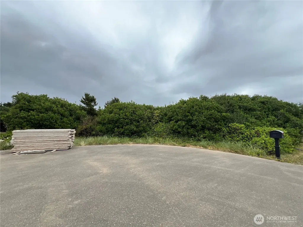 719 Reporter Ct SW Ocean Shores WA 98569