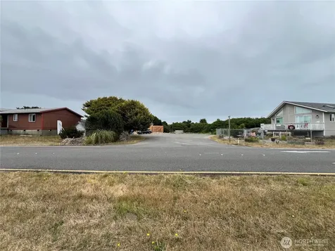 719 Reporter Ct SW Ocean Shores WA 98569
