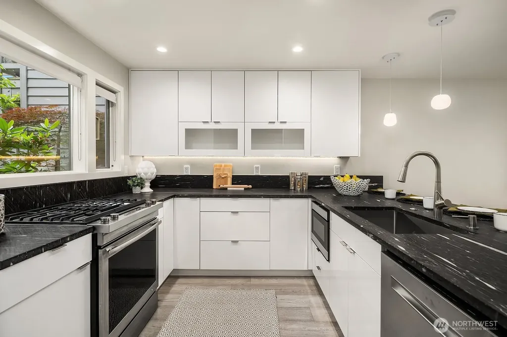 6121 NE 175th Street Kenmore WA 98028