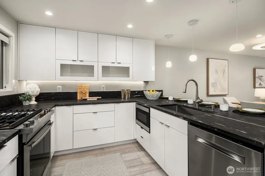 6121 NE 175th Street Kenmore WA 98028