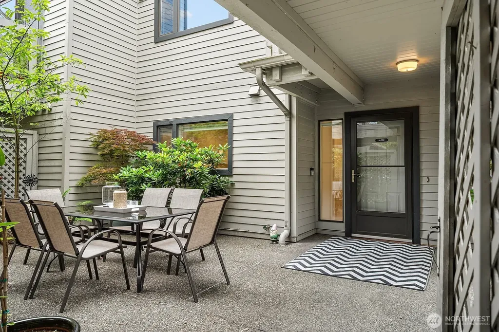6121 NE 175th Street Kenmore WA 98028
