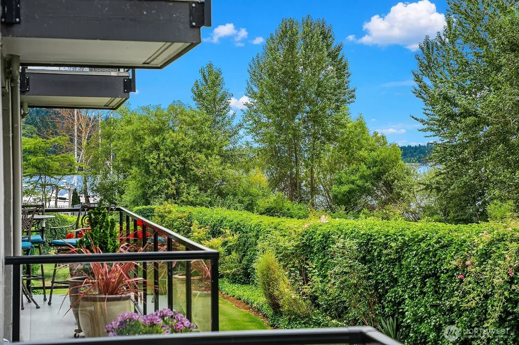 6121 NE 175th Street Kenmore WA 98028