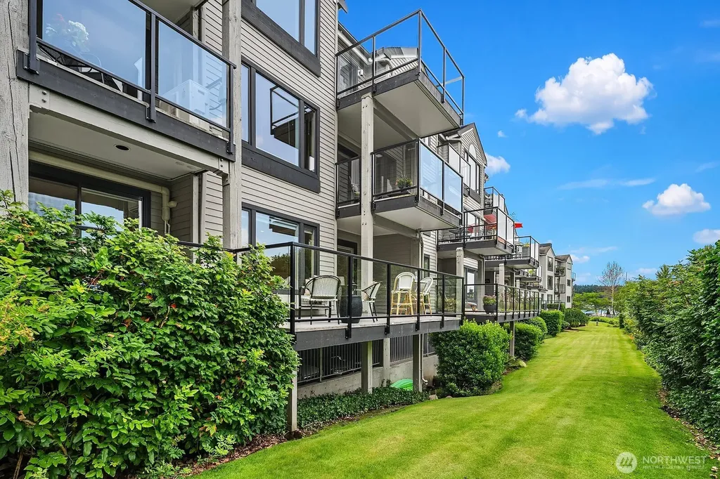 6121 NE 175th Street Kenmore WA 98028