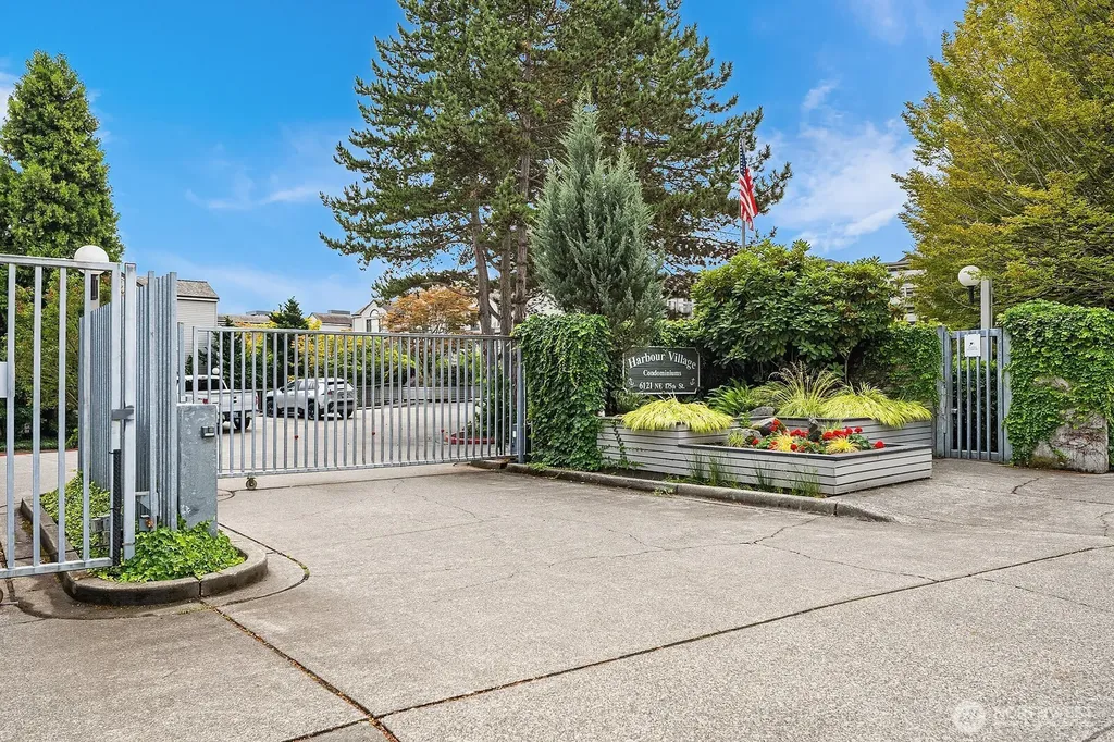 6121 NE 175th Street Kenmore WA 98028