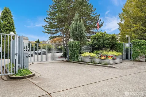 6121 NE 175th Street Kenmore WA 98028