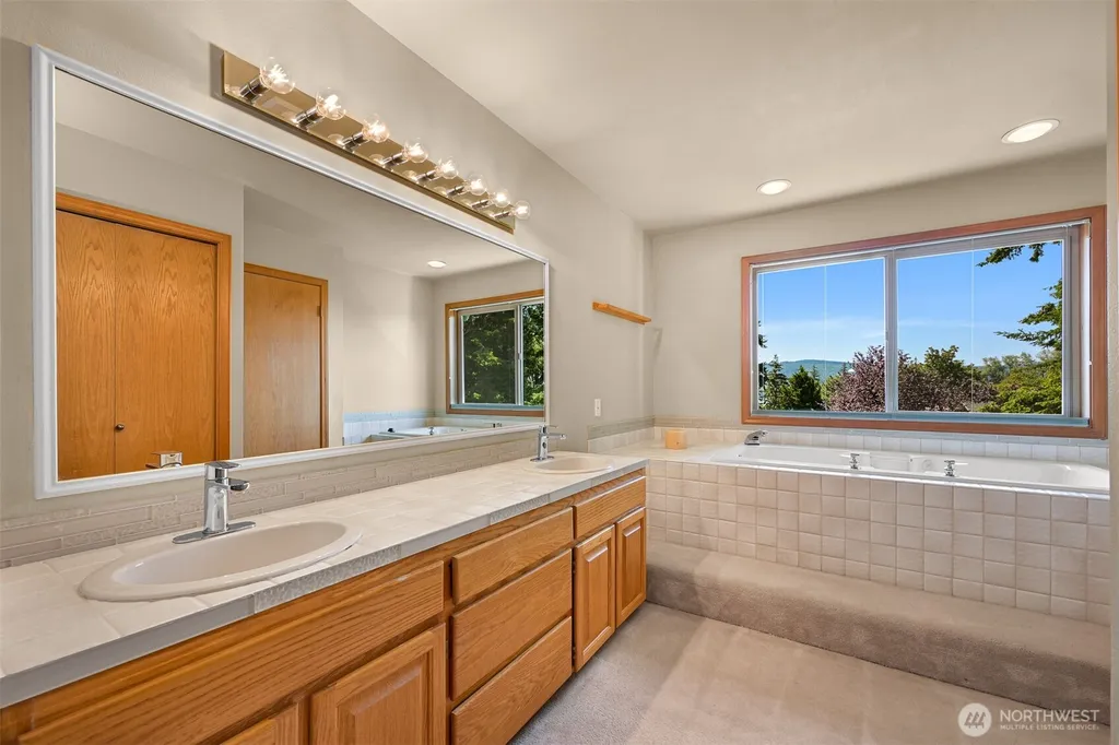 3502 S Grace Lane Bellingham WA 98226
