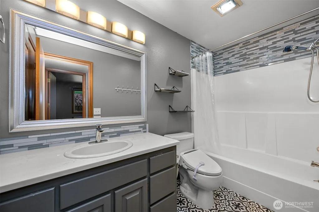3502 S Grace Lane Bellingham WA 98226