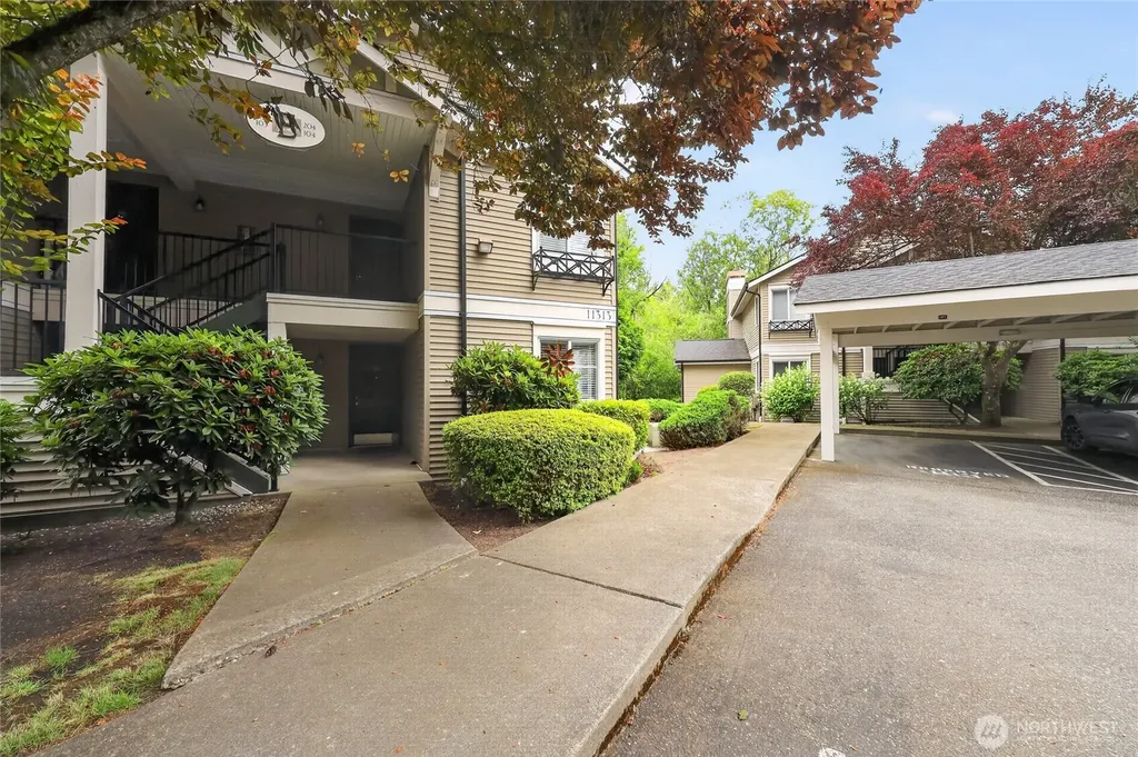 11313 NE 128th Street Kirkland WA 98034