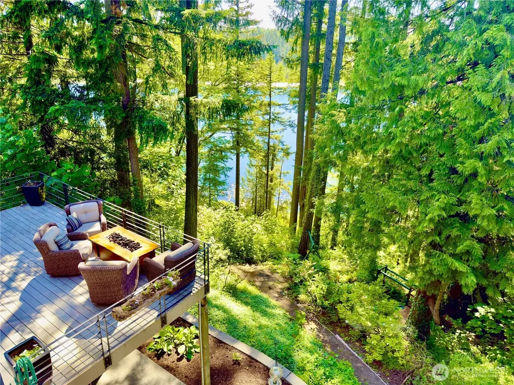 18603 E Spring Lake Drive SE Renton WA 98058
