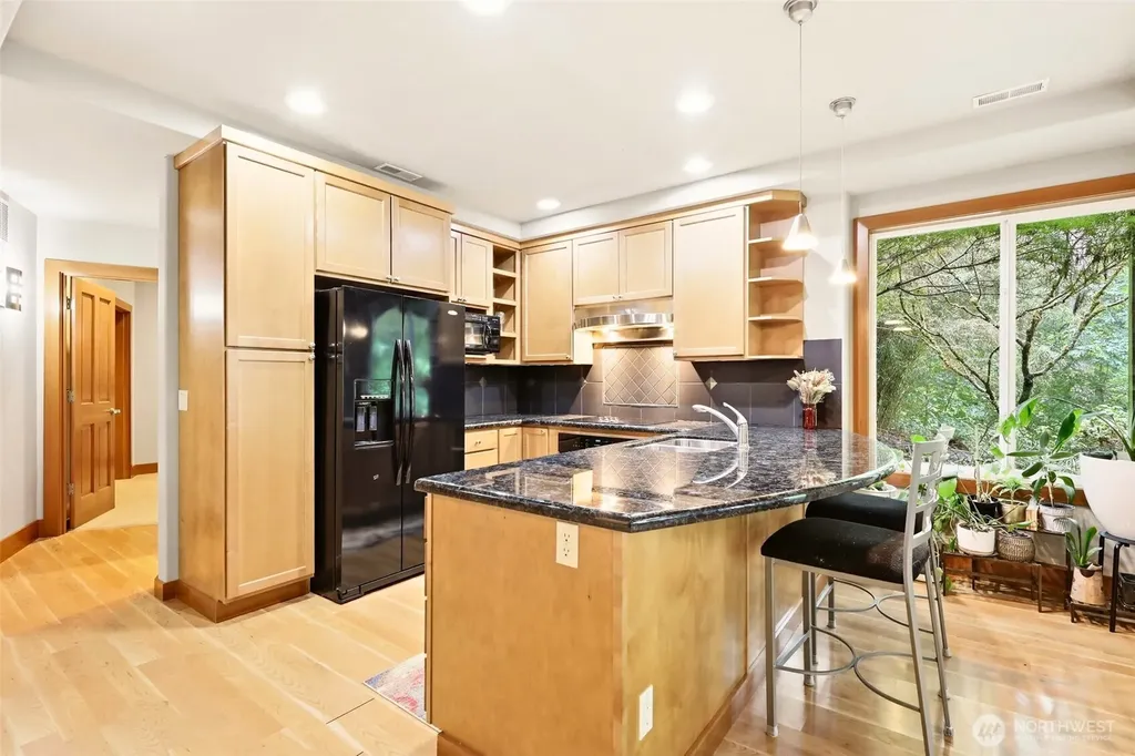 18603 E Spring Lake Drive SE Renton WA 98058