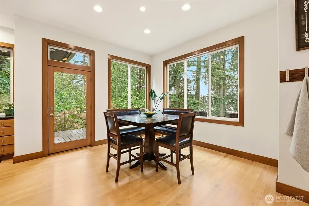 18603 E Spring Lake Drive SE Renton WA 98058