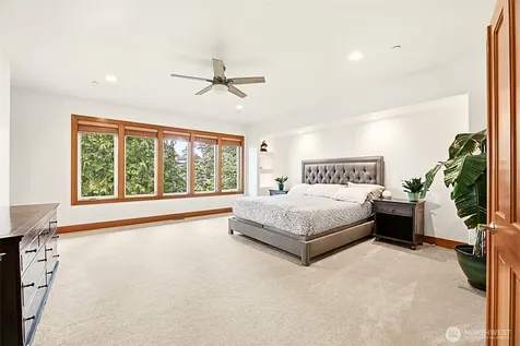 18603 E Spring Lake Drive SE Renton WA 98058