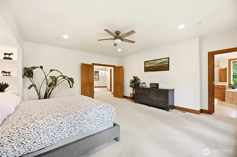 18603 E Spring Lake Drive SE Renton WA 98058