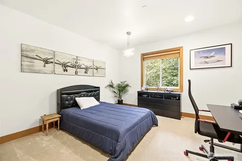 18603 E Spring Lake Drive SE Renton WA 98058