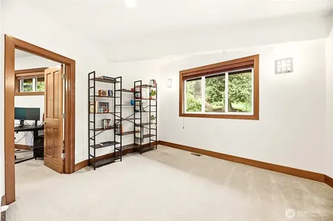 18603 E Spring Lake Drive SE Renton WA 98058