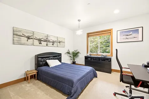 18603 E Spring Lake Drive SE Renton WA 98058