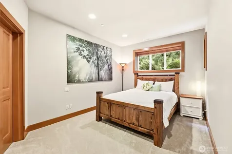 18603 E Spring Lake Drive SE Renton WA 98058