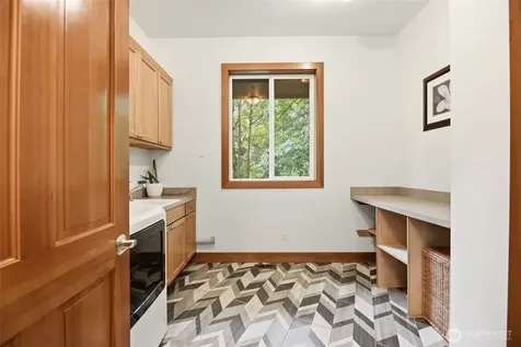 18603 E Spring Lake Drive SE Renton WA 98058