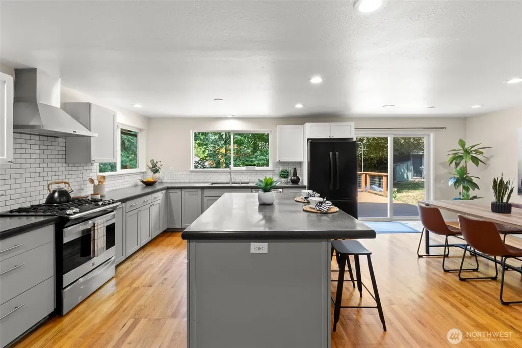 8707 71st Street NW Gig Harbor WA 98335