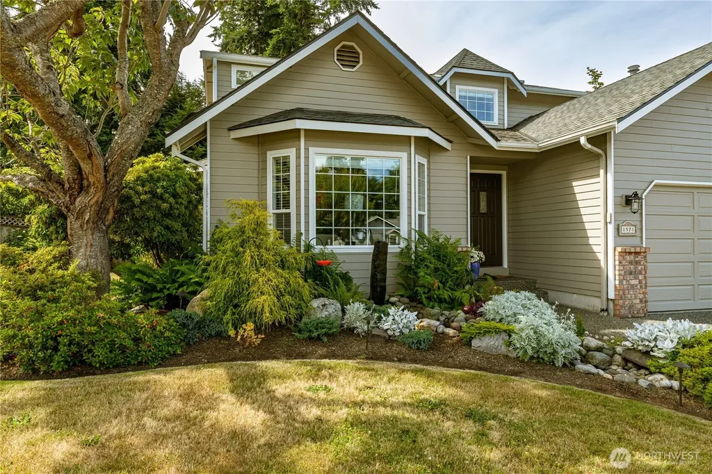 1571 SW 2nd Court Oak Harbor WA 98277