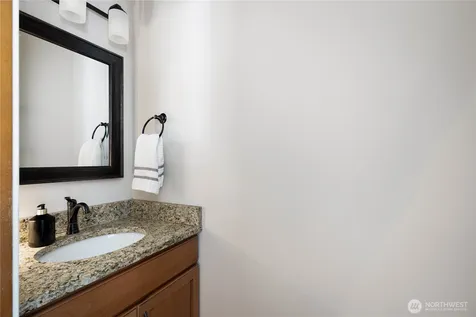 1571 SW 2nd Court Oak Harbor WA 98277