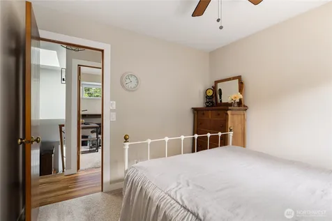 1571 SW 2nd Court Oak Harbor WA 98277