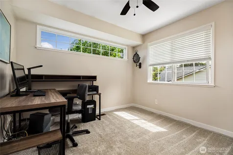 1571 SW 2nd Court Oak Harbor WA 98277