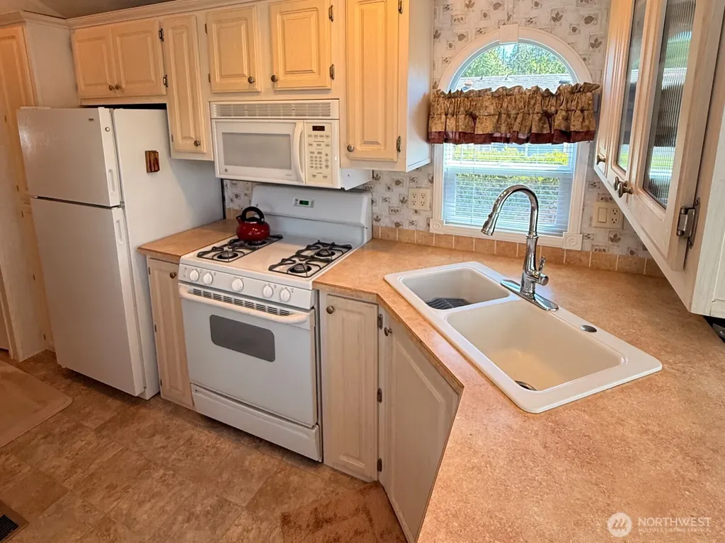 5001 Bay Road Birch Bay WA 98230