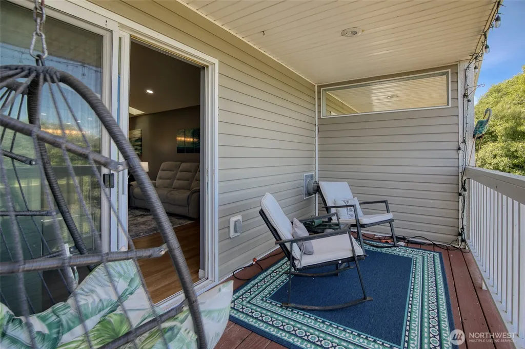 992 Point Brown Avenue SE Ocean Shores WA 98569