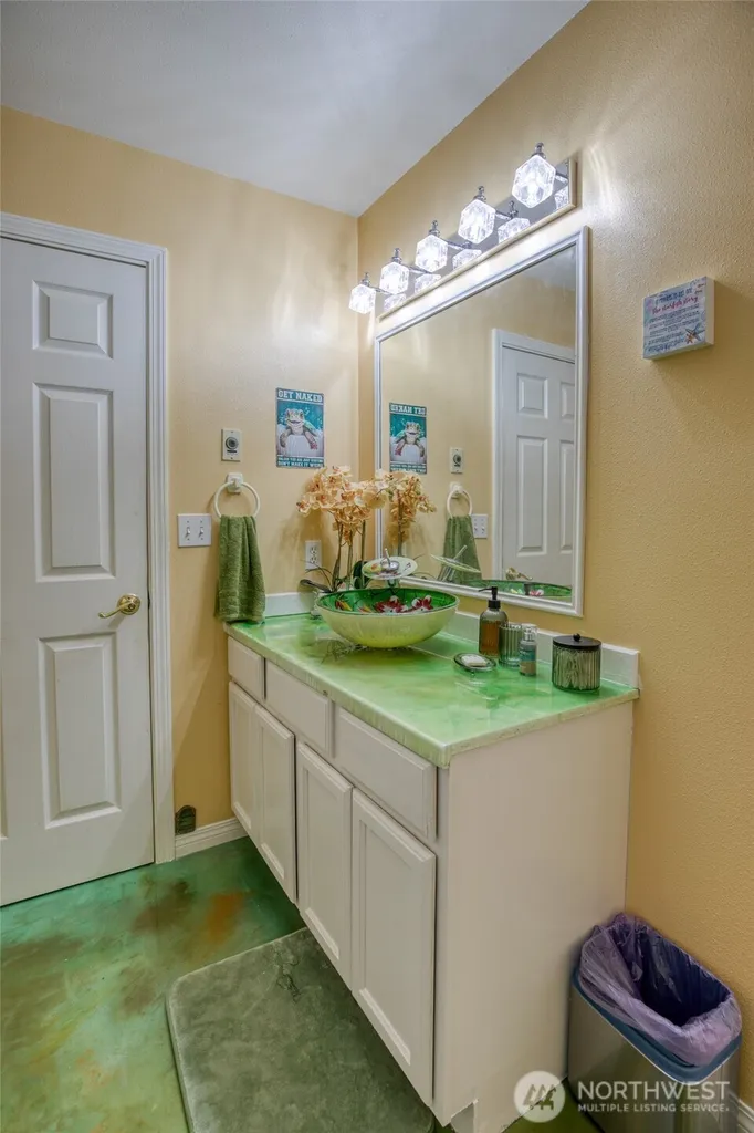 992 Point Brown Avenue SE Ocean Shores WA 98569