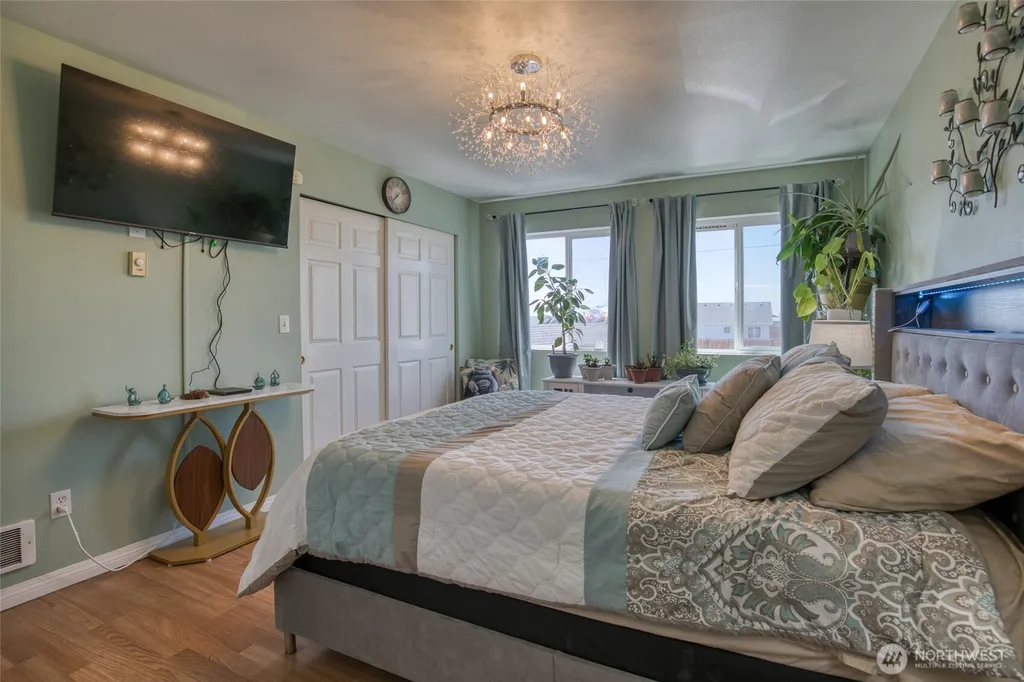 992 Point Brown Avenue SE Ocean Shores WA 98569