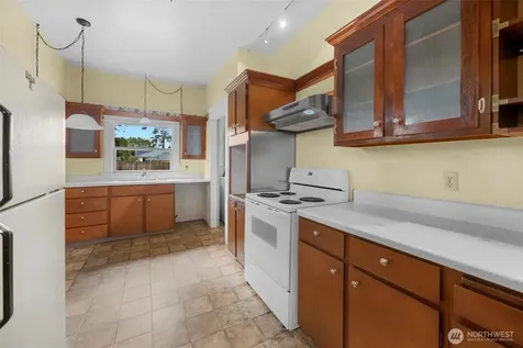 1502 Rainier Avenue Everett WA 98201