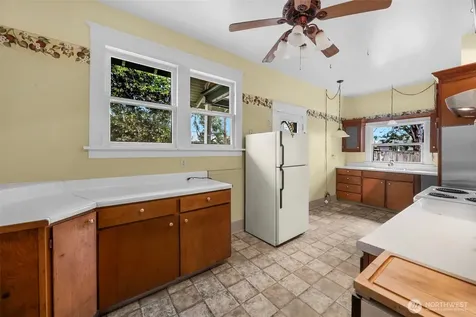 1502 Rainier Avenue Everett WA 98201