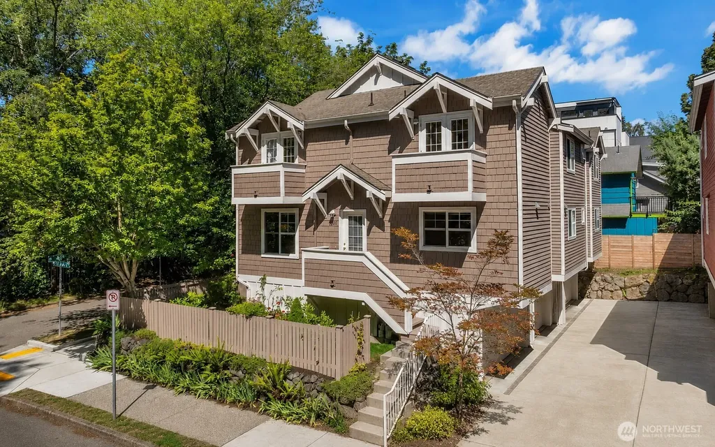 4720 Interlake Avenue N Seattle WA 98103