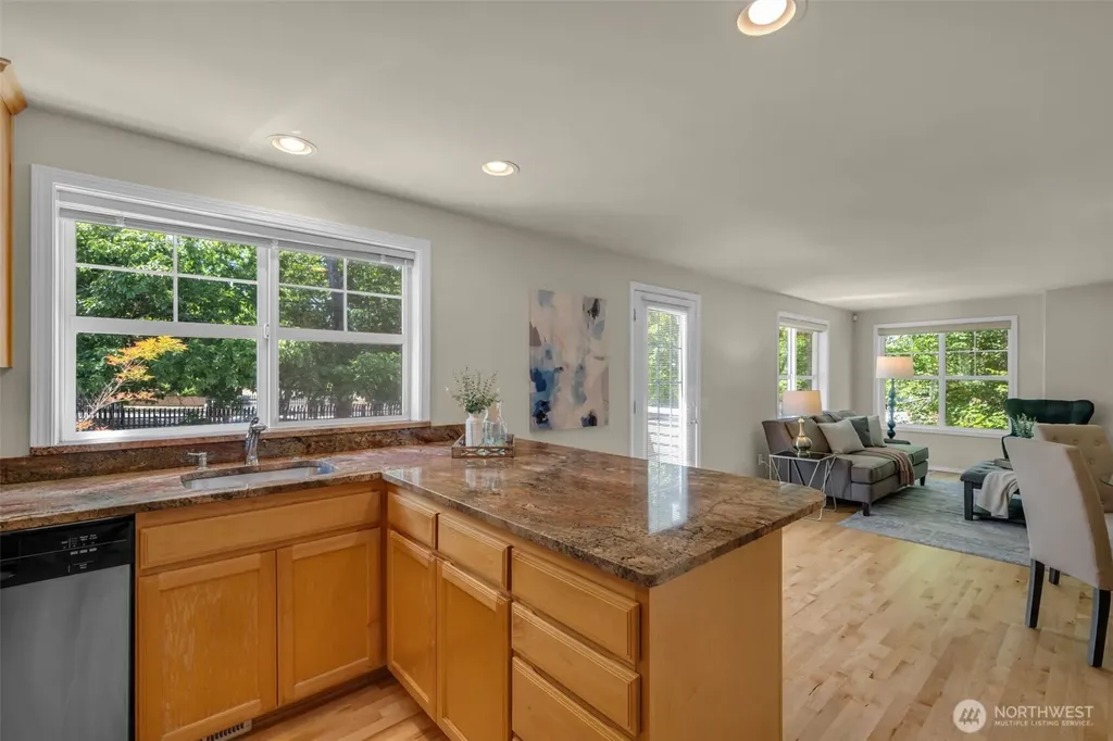 4720 Interlake Avenue N Seattle WA 98103