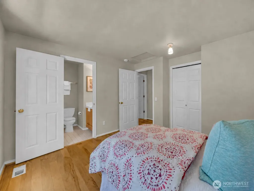 4720 Interlake Avenue N Seattle WA 98103