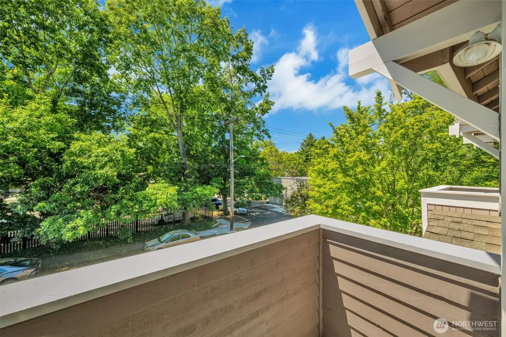 4720 Interlake Avenue N Seattle WA 98103