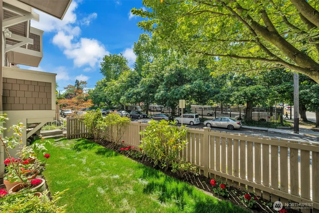 4720 Interlake Avenue N Seattle WA 98103