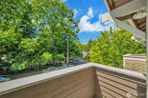 4720 Interlake Avenue N Seattle WA 98103