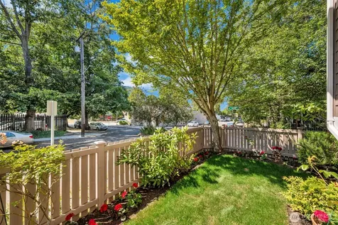 4720 Interlake Avenue N Seattle WA 98103