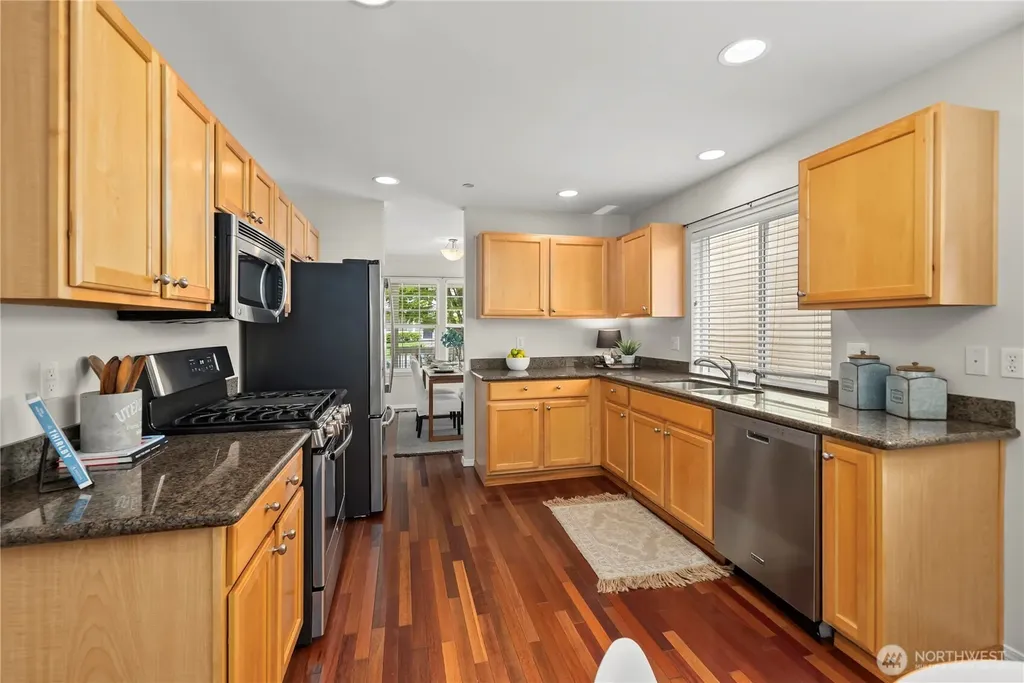 1965 Mcdonald Avenue Dupont WA 98327