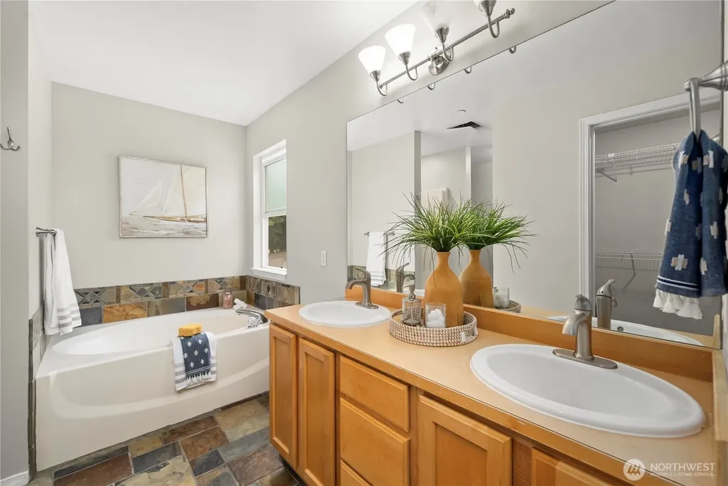 1965 Mcdonald Avenue Dupont WA 98327