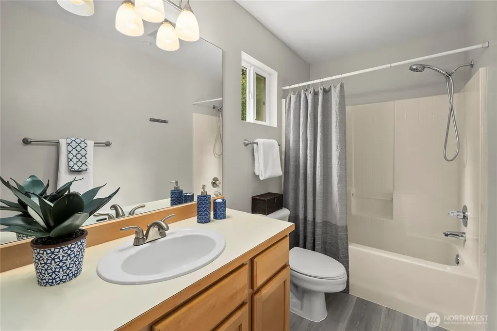 1965 Mcdonald Avenue Dupont WA 98327
